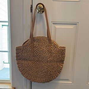 Woven Large Round Straw Tote Bag in Tan Great for the Beach or Picnic NWOT